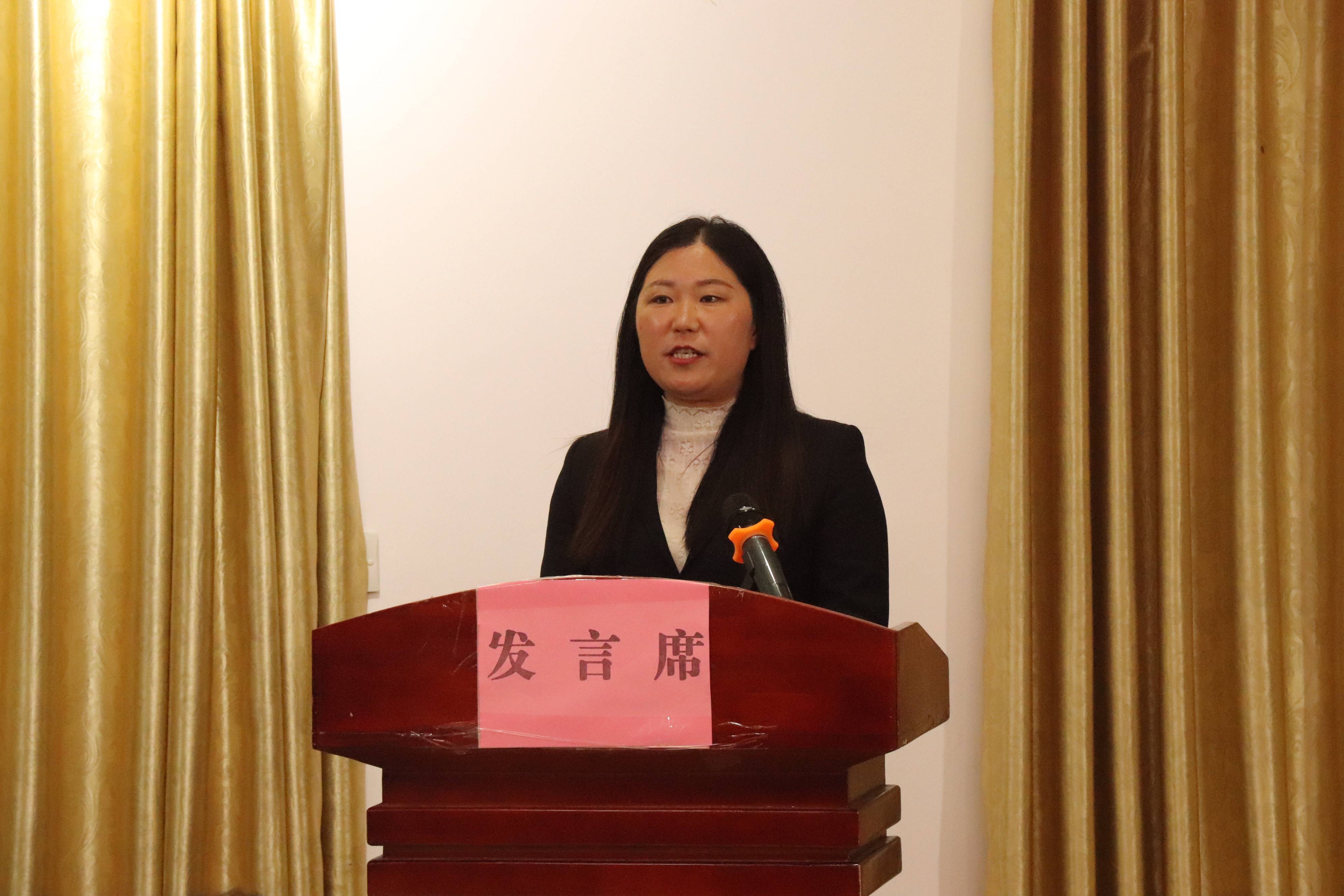 邓州市举行教育系统"增强教育文化自信勇攀教育发展高峰"专题活动汇报