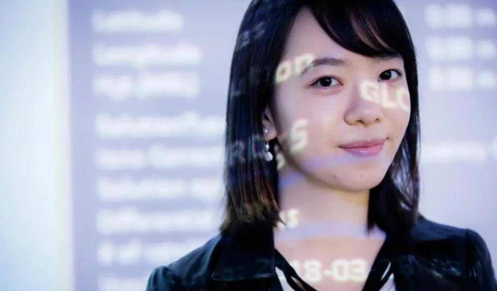 却惨遭美国解雇,如今哭着要回国_高杏欣_导航_父亲