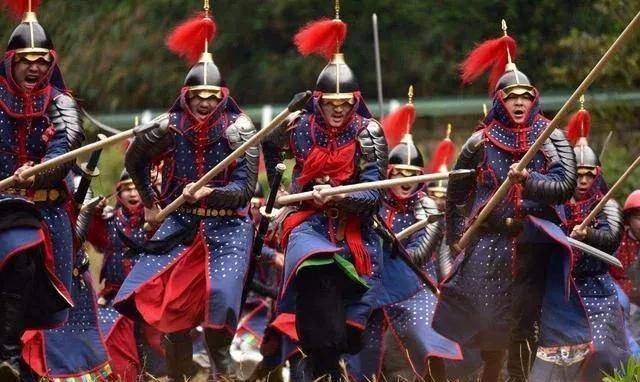 满洲八旗堕落史从横扫中原的无敌铁骑沦为腐朽的社会寄生虫_统治集团