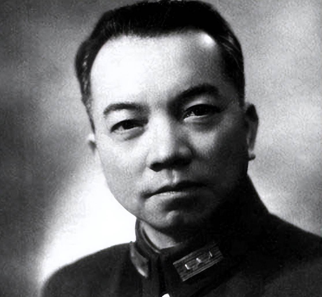 末代王爷载涛,清朝覆灭后靠典卖家当为生,死后为何能进八宝山?