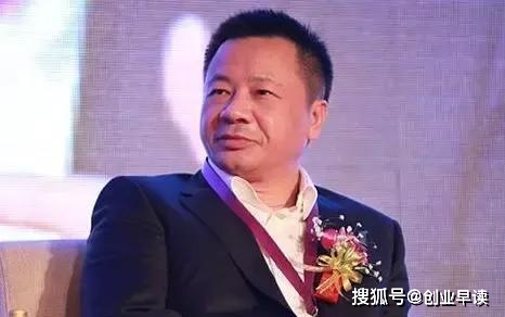 雷士照明高歌猛进,吴长江也功成业就,他荣获"2009广东十大经济风云