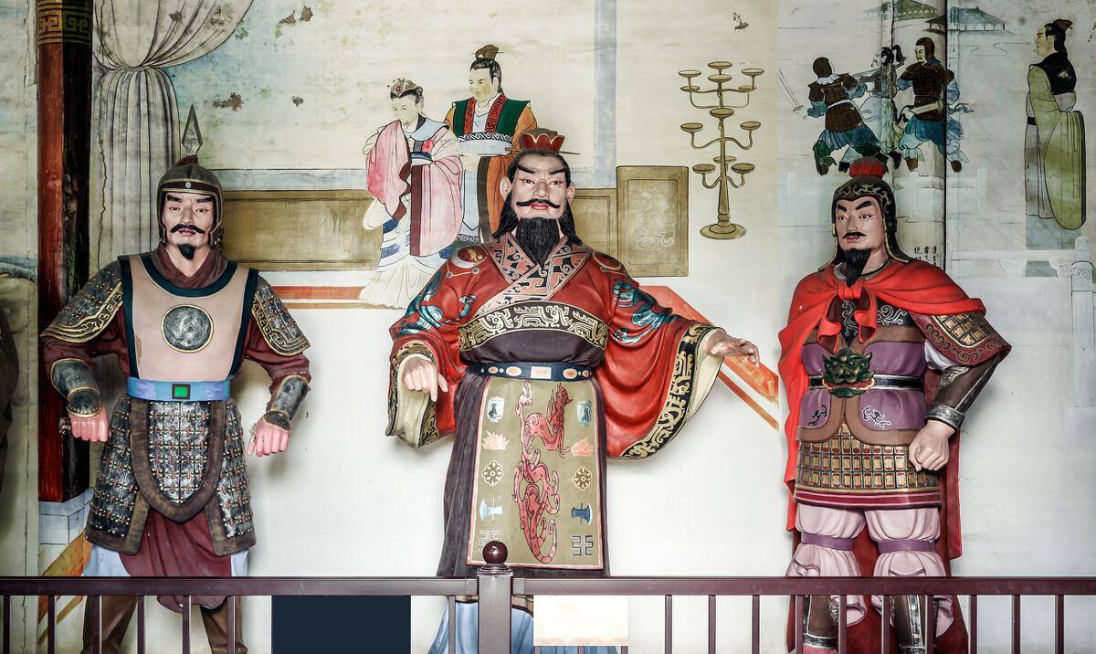 承受"最狠毒女人"千秋骂名的美女吕雉,却是个成熟的政治家_吕皇后