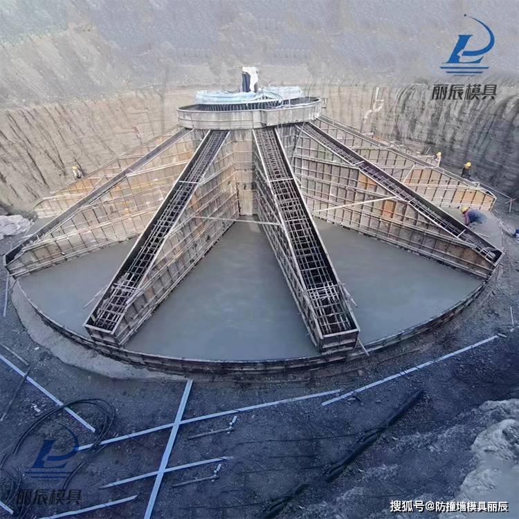 混塔式风电基础模板 丽辰圆形风力发电基础模板