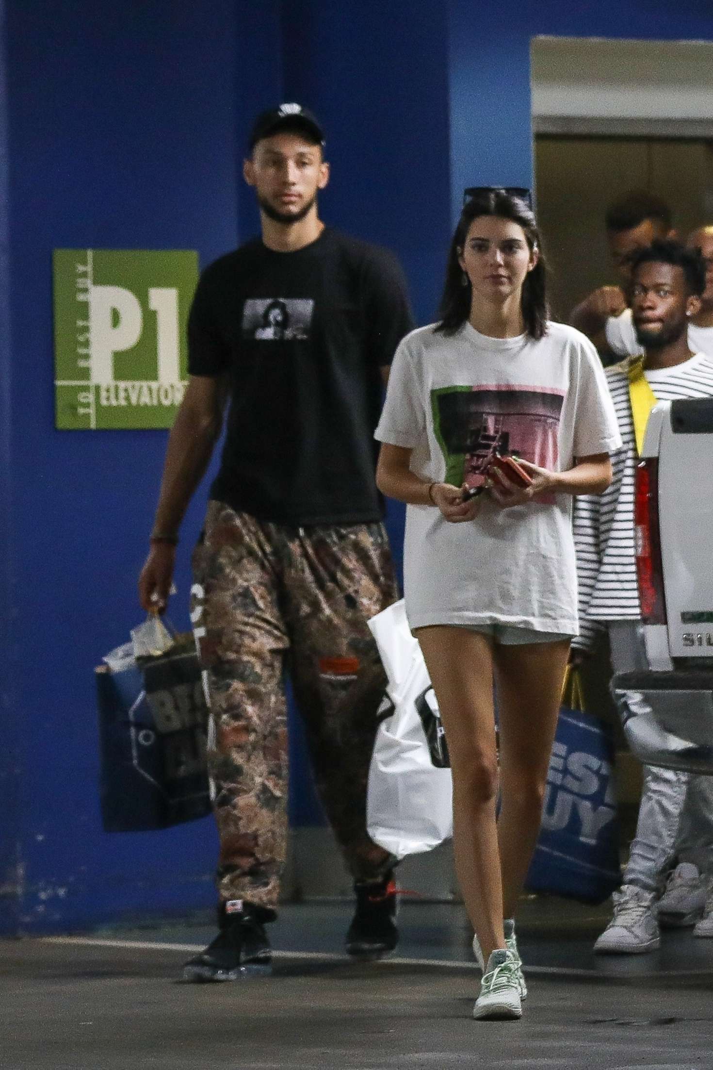 jenner)金小妹肯豆(kendall jenner)西蒙斯何去何从,无人而知,上一场