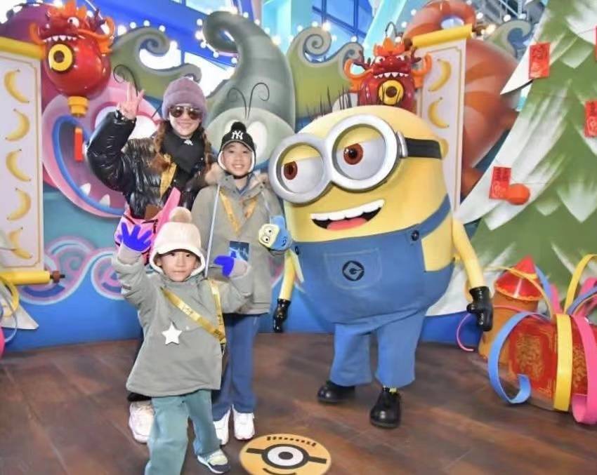 jasper大哥范儿十足,一家三口感情爆棚_hoho_父母