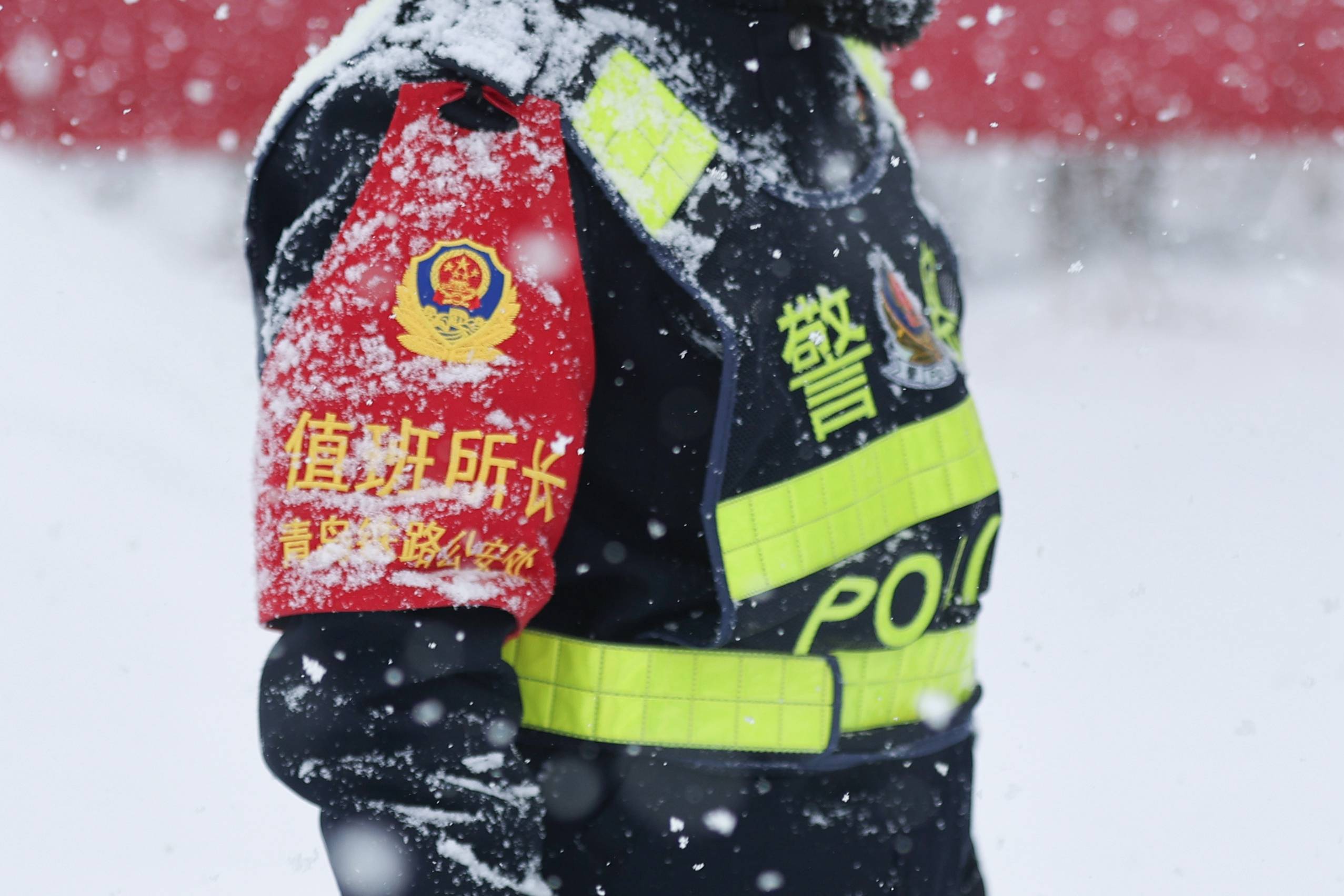 2024春运全国铁路公安民警"风采杯"纪实摄影大赛作品(一)_巡查_陈娟