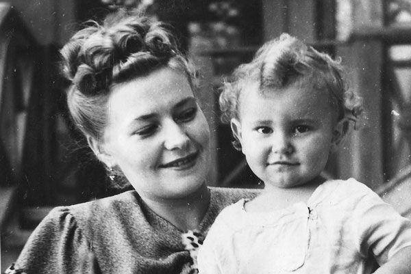 隆美尔怕老婆,被希特勒毒死后,亲生子当了市长,私生女透露真相_德国