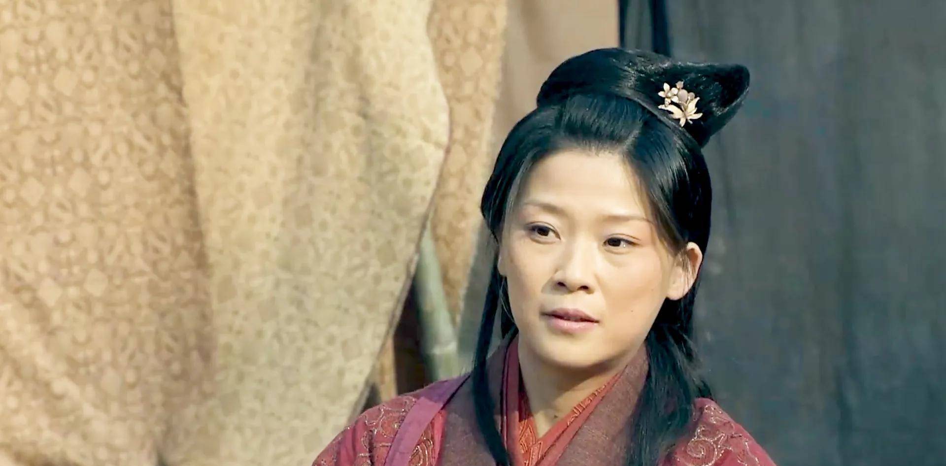 一手烂牌打成春天,私生女出身,被两任丈夫冷落,最终逆袭成太后_薄姬