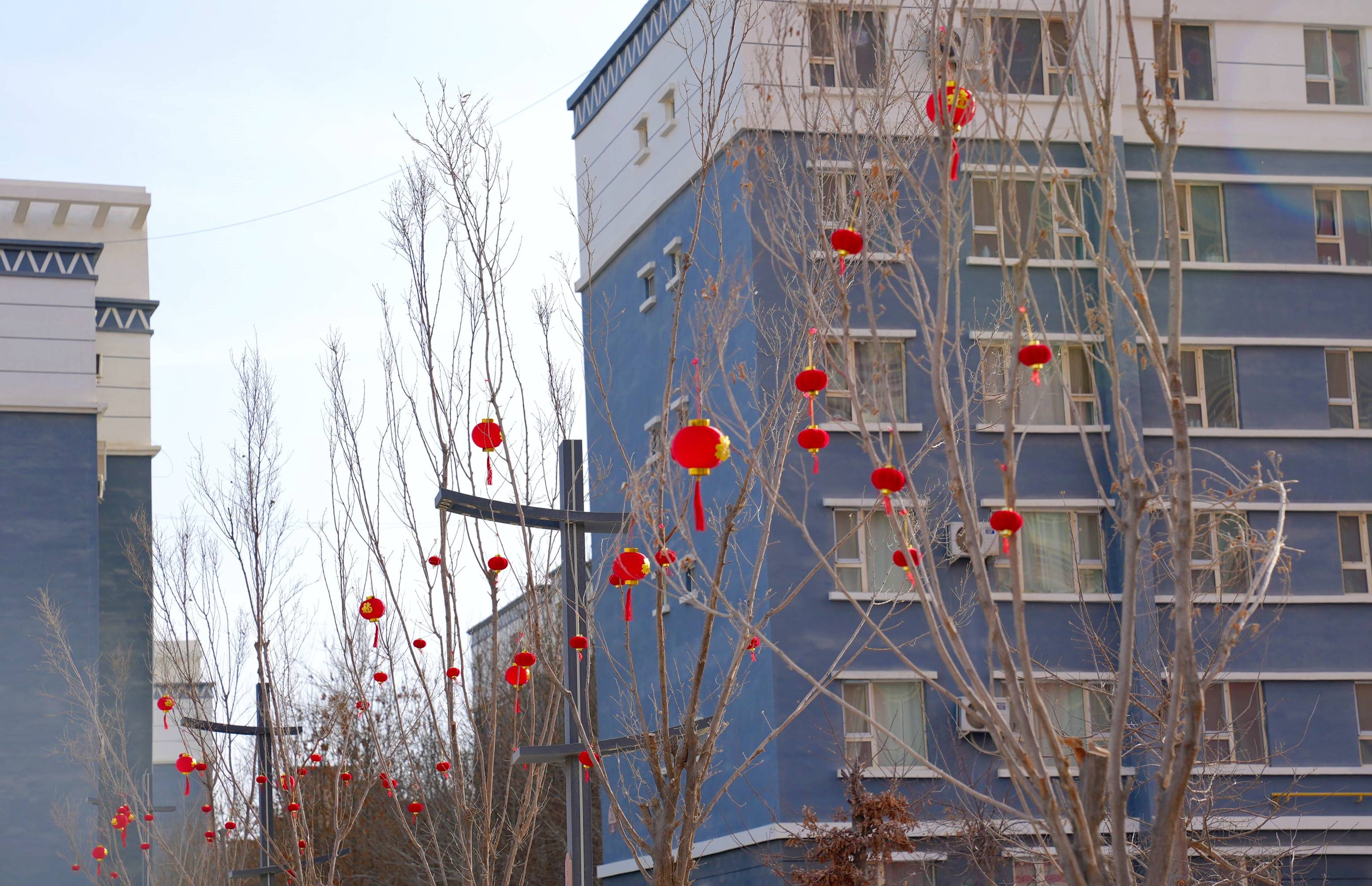 若羌:扮靓县城焕新颜 欢欢喜喜过大年_彩灯_气氛_节日