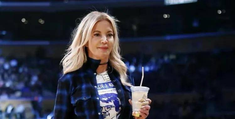 湖人老板珍妮-巴斯的"风流上位记"_菲尔_杰克逊_管理