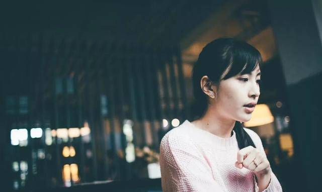 20岁博士,嫁了40岁的有钱男人,婚后天天被拳打脚踢,博士:没事_许伊纹