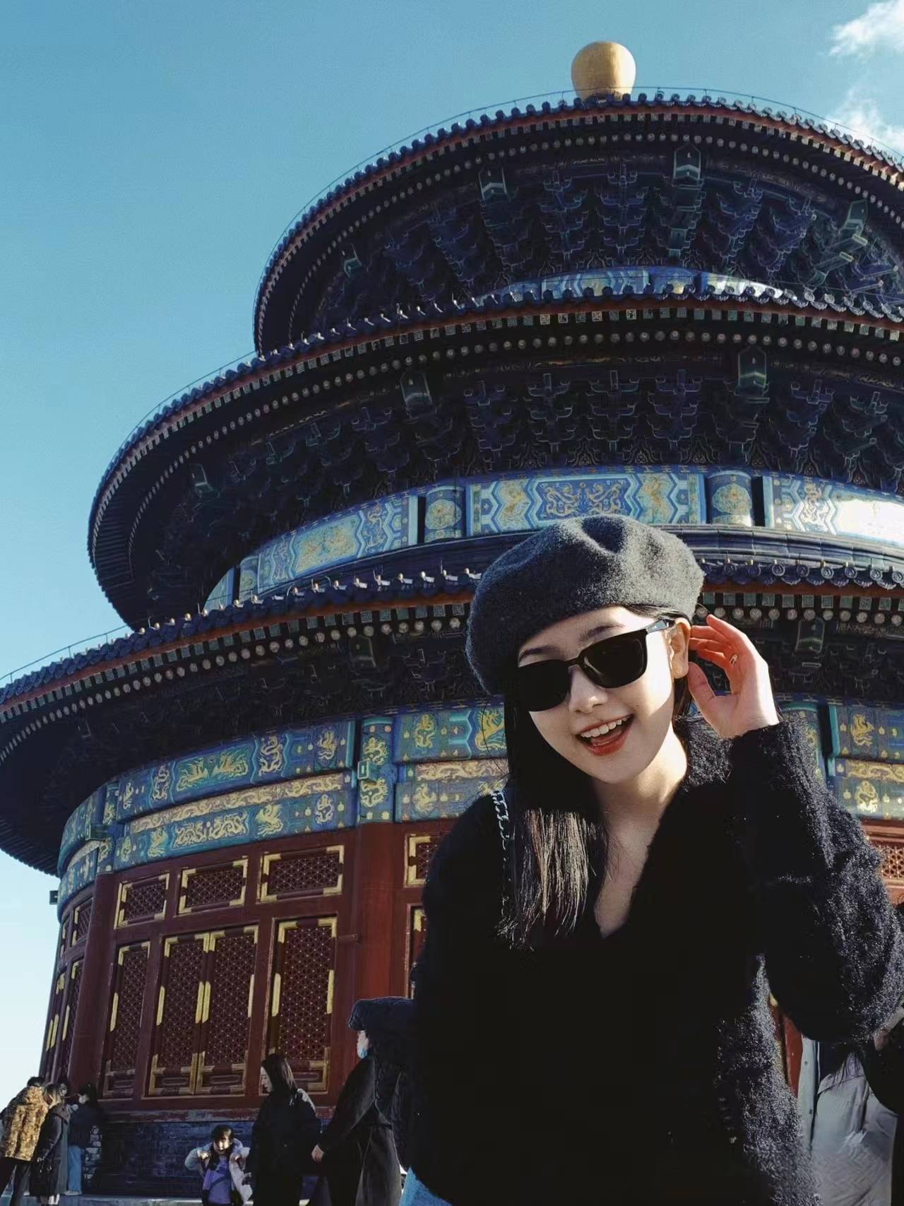 为了省事儿,我选择了朋友推荐的当地导游——晶晶,她帮我们安排的酒店