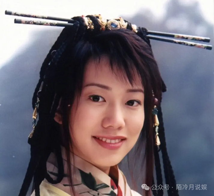 她是被全网群嘲的"孔慈",却成功逆袭嫁入豪门,12年后的今天活得如何?