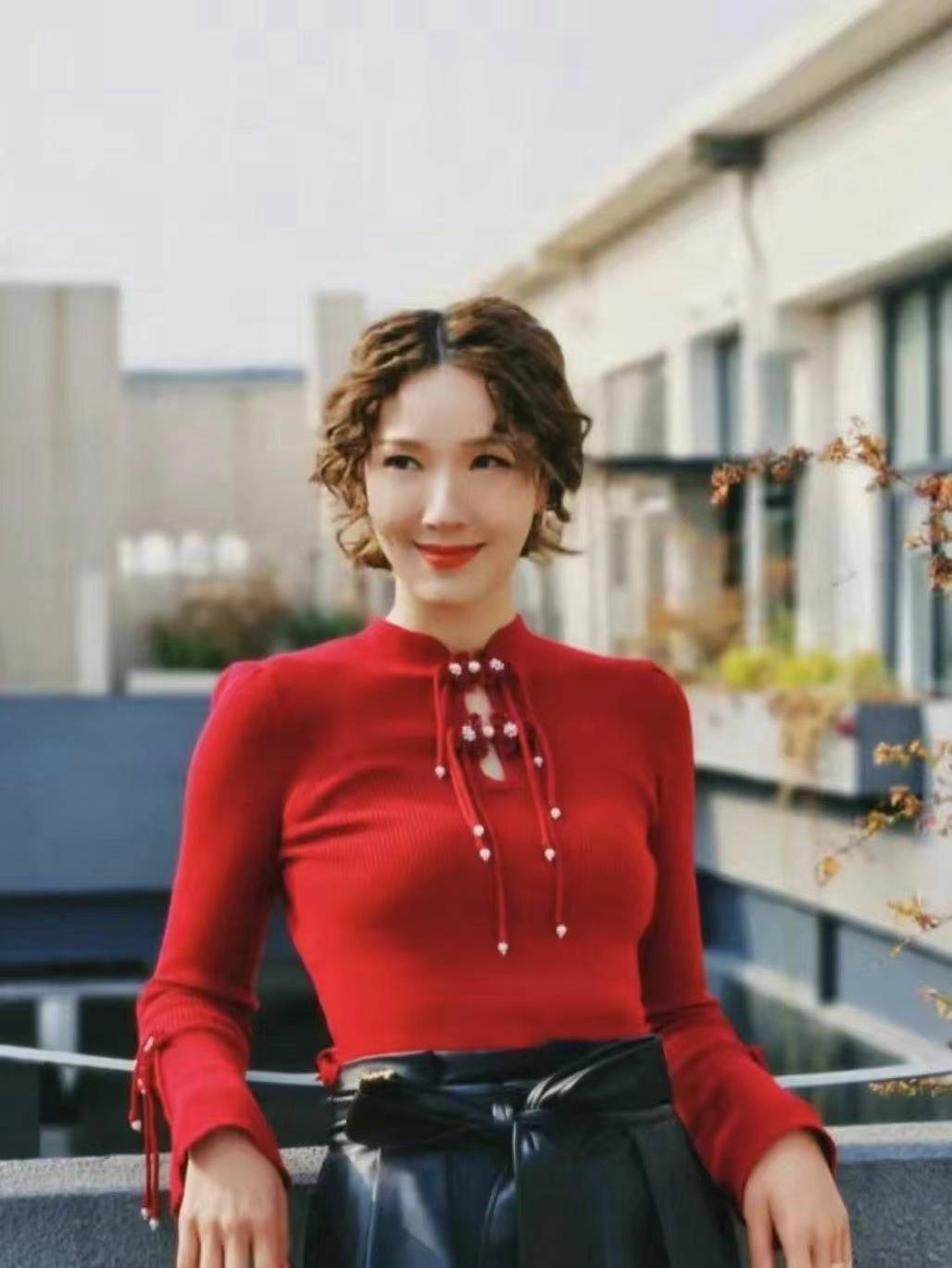 李亚楠逆龄美貌惊艳网友,与女儿共度幸福时光,王祖蓝!