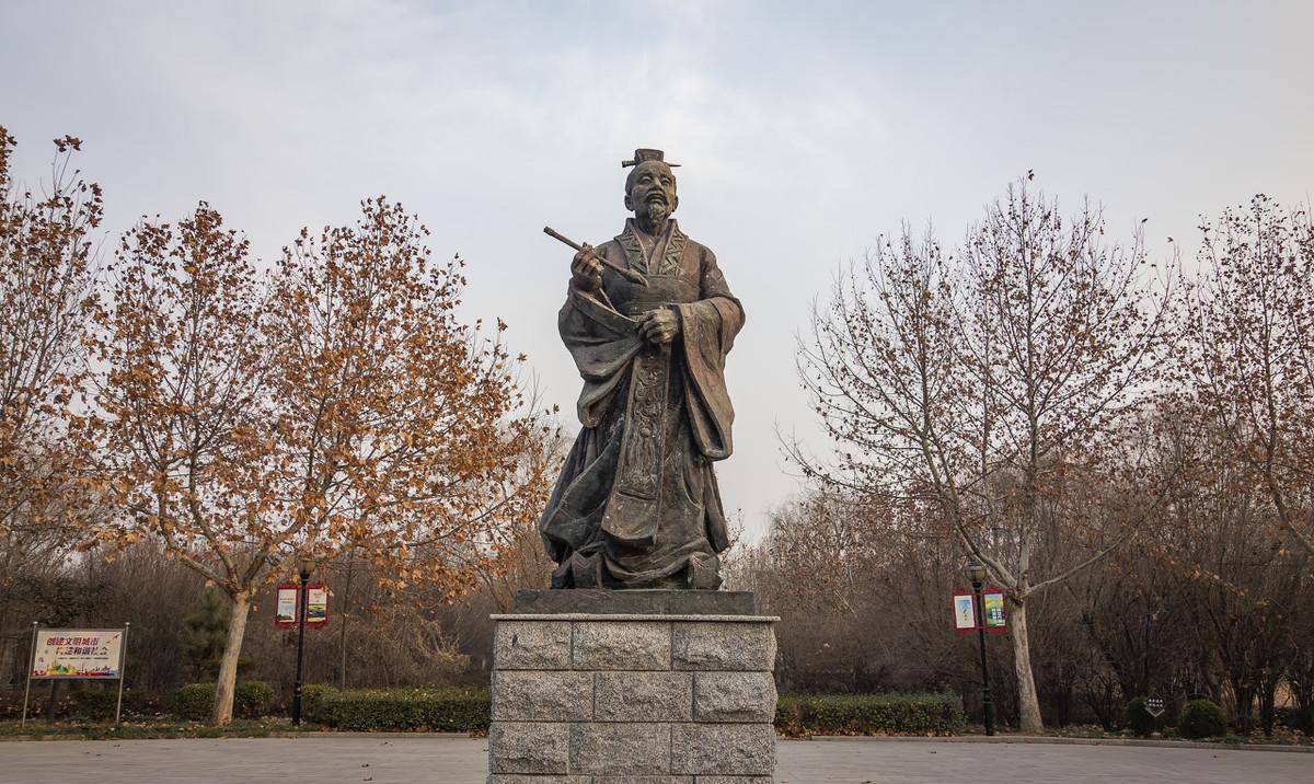 正是司马迁孜孜以求的严谨治学精神和前无古人的史才,史德,才创造出了