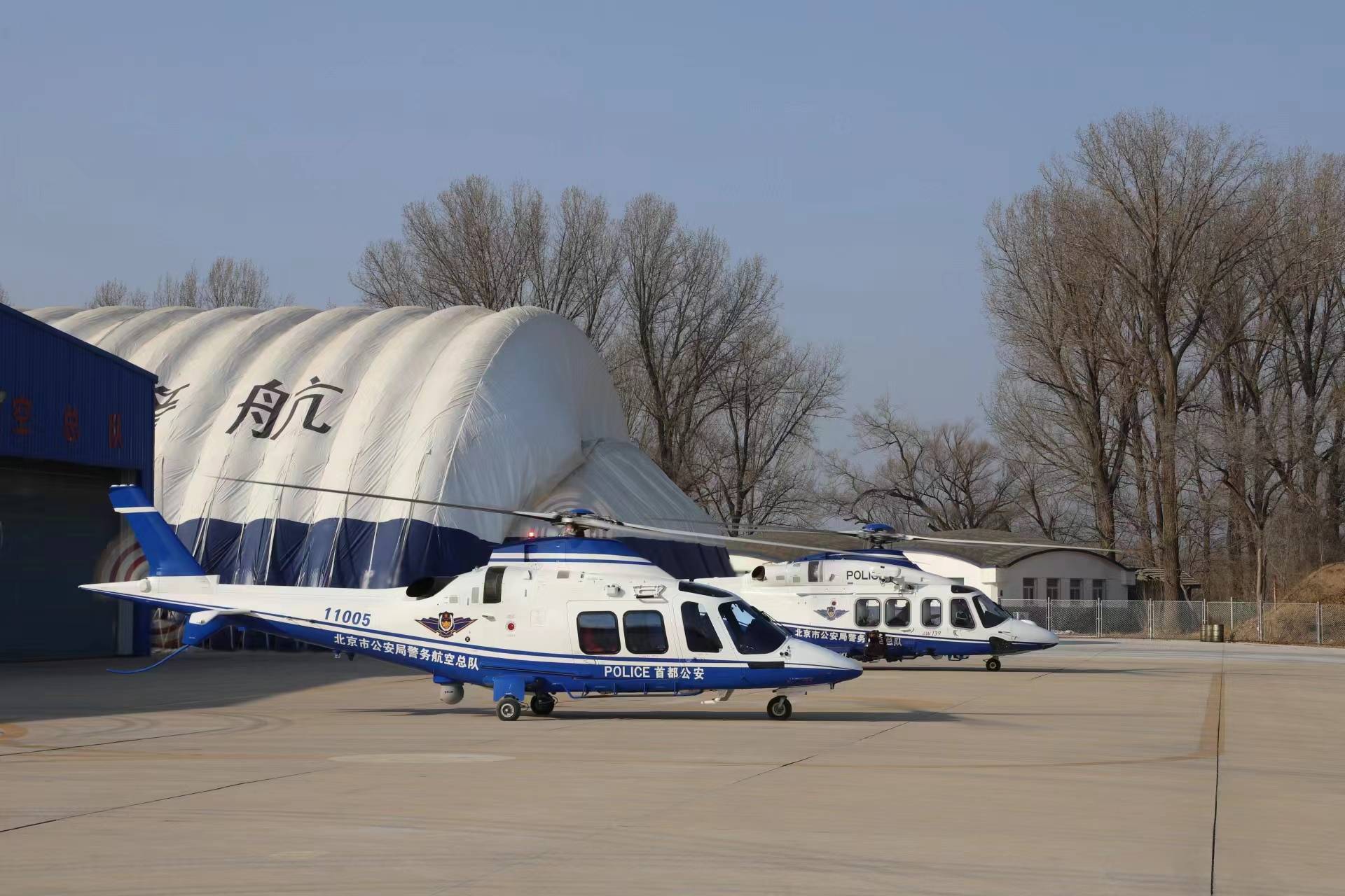 此次春节安保任务中,作为"空中警鹰",警用直升机主要承担对大型游园