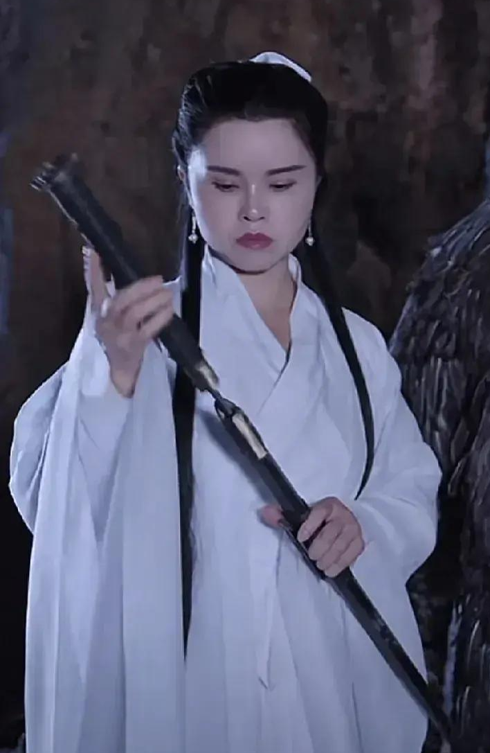 贵州女子酷似李若彤,自导自演《神雕侠侣》短视频引关注_小龙女_梦想