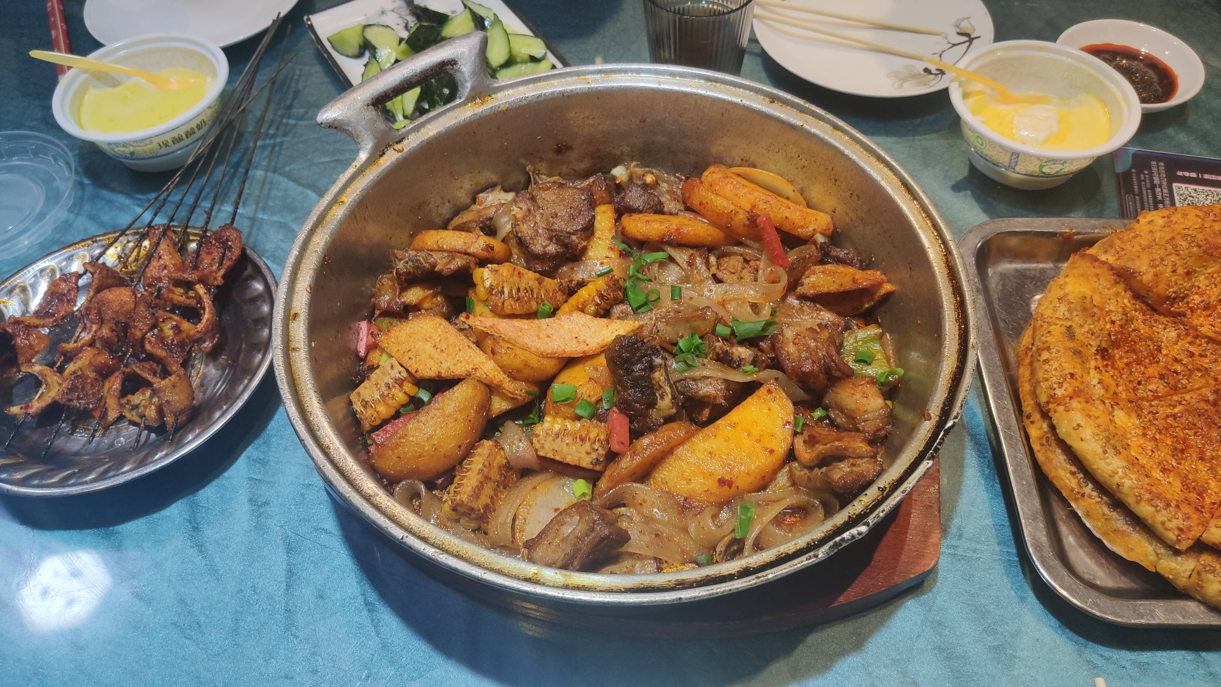 西宁 青海名吃尕胖炕锅王中餐烤肉_烧烤_感觉_味道