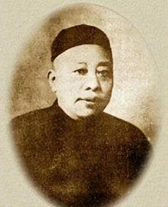 上海青帮老大黄金荣,霸占整个上海滩却曾遭暴打,晚年?