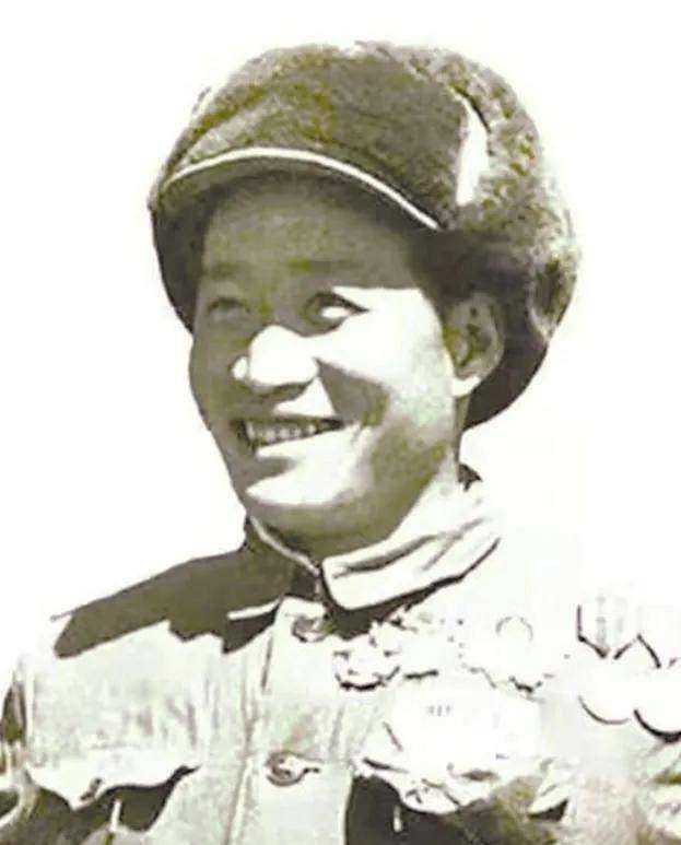 上甘岭战役之牛保才接电话线,易才学炸火力点,黄继光