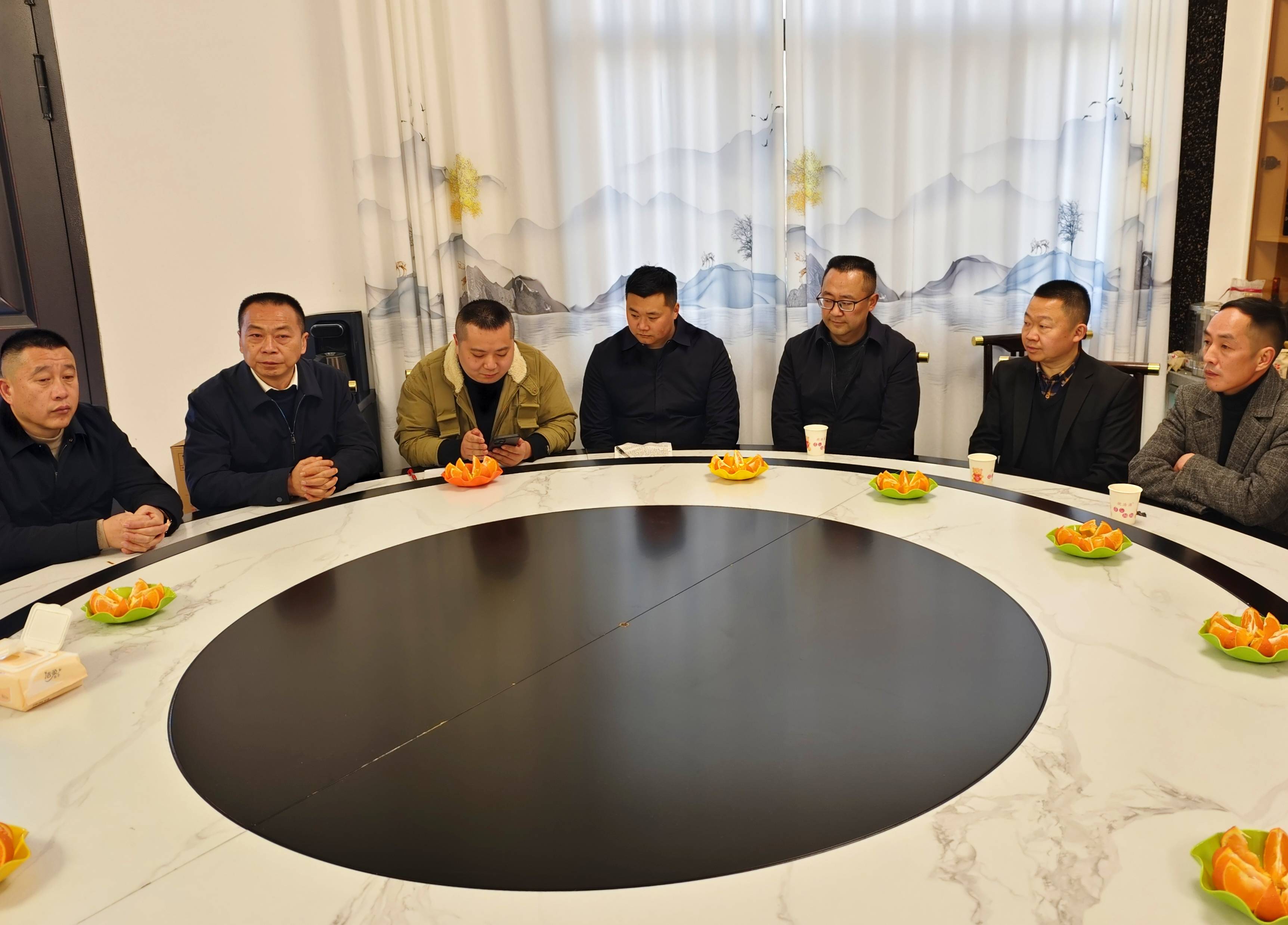 仪陇县福临乡贤商会建华村分会召开年度工作会 为家乡