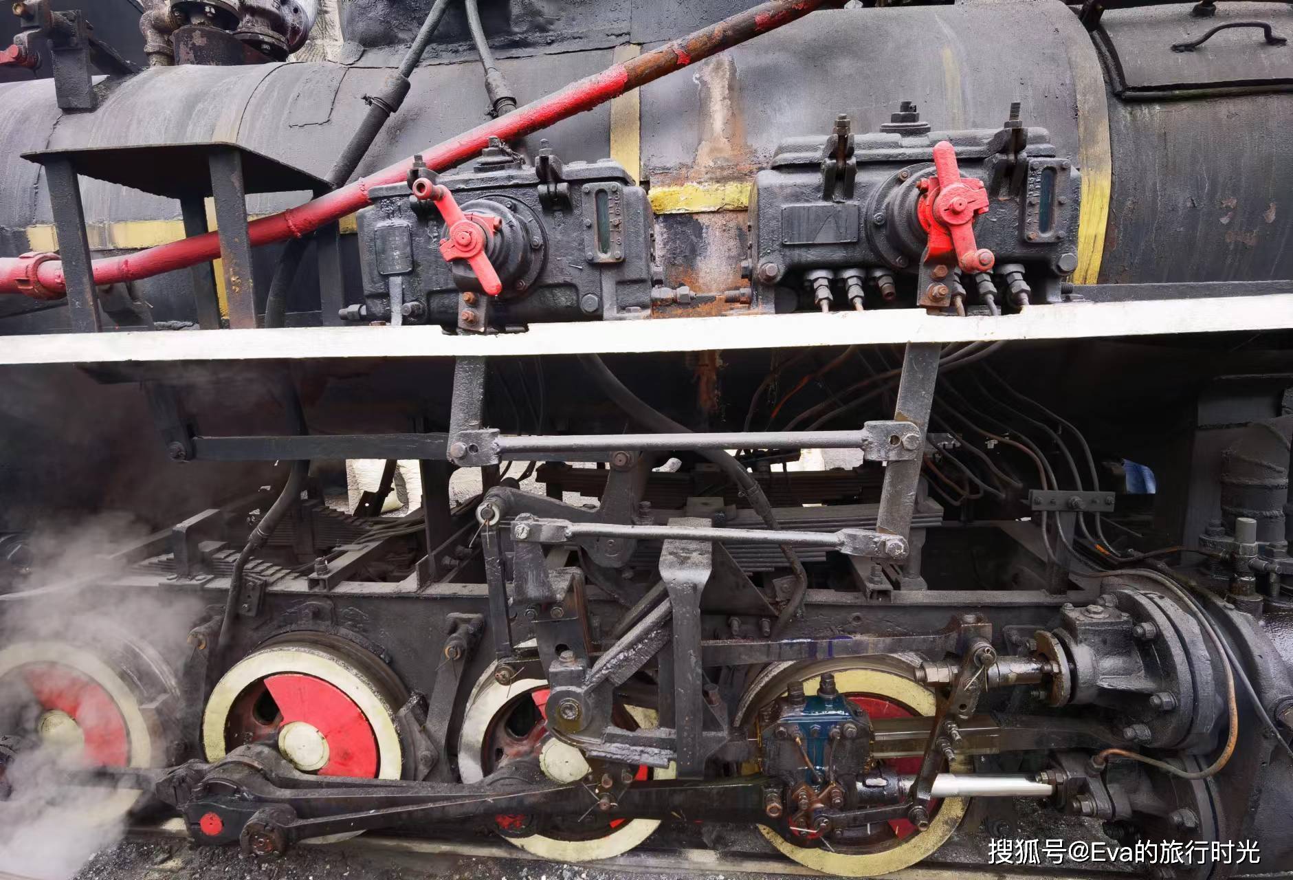 嘉阳蒸汽小火车,带你穿越历史时空 ,乘坐最后的蒸汽机穿越春天!