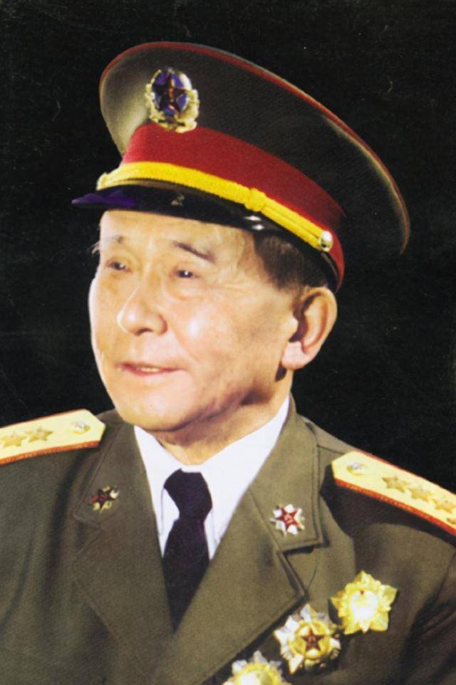 1930年7月参加革命工作,上将军衔.