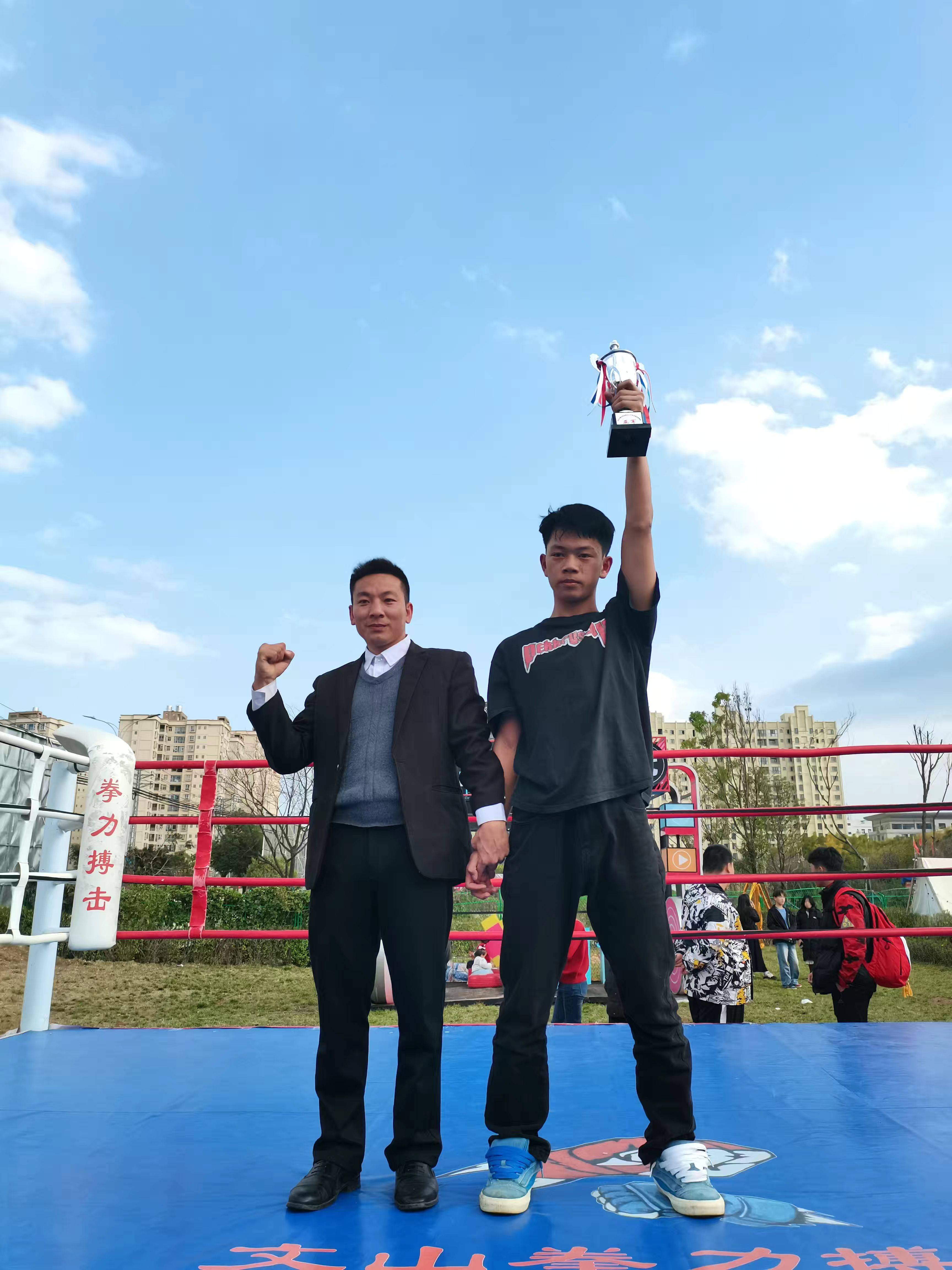 梁大城:一名优秀的武术散打教练_亚军_中华_先生