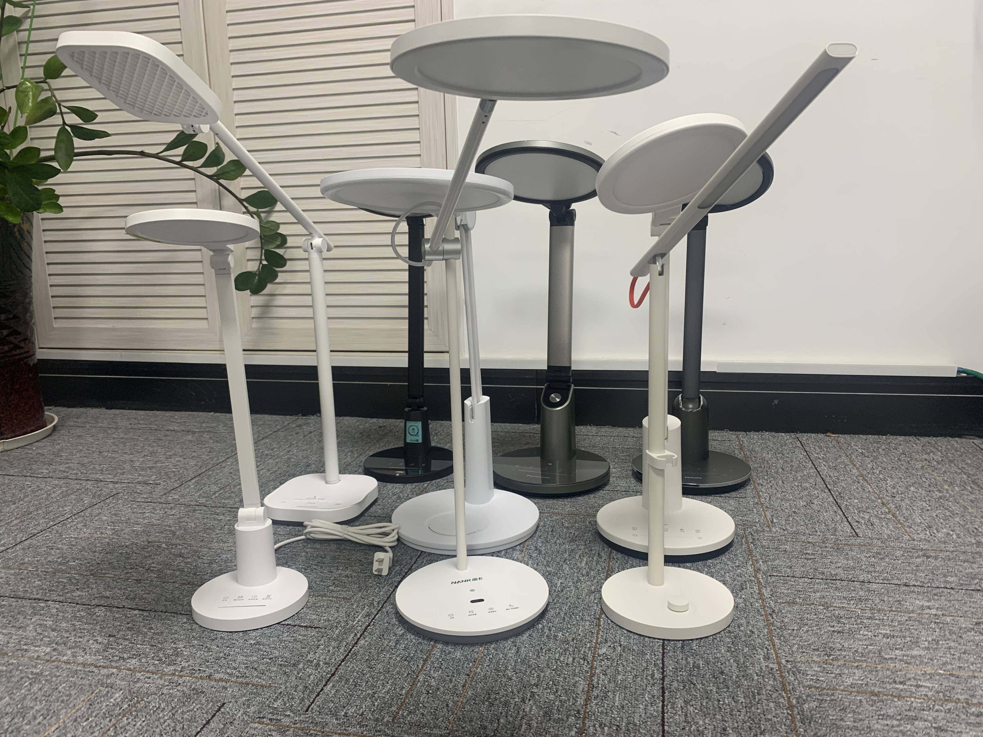 护眼灯防蓝光很重要吗知乎?护眼台灯选购最全指南!