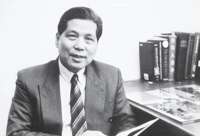 陈世贤法医四名法医来到当地后第一件事就是复核现场,在第一眼看到土