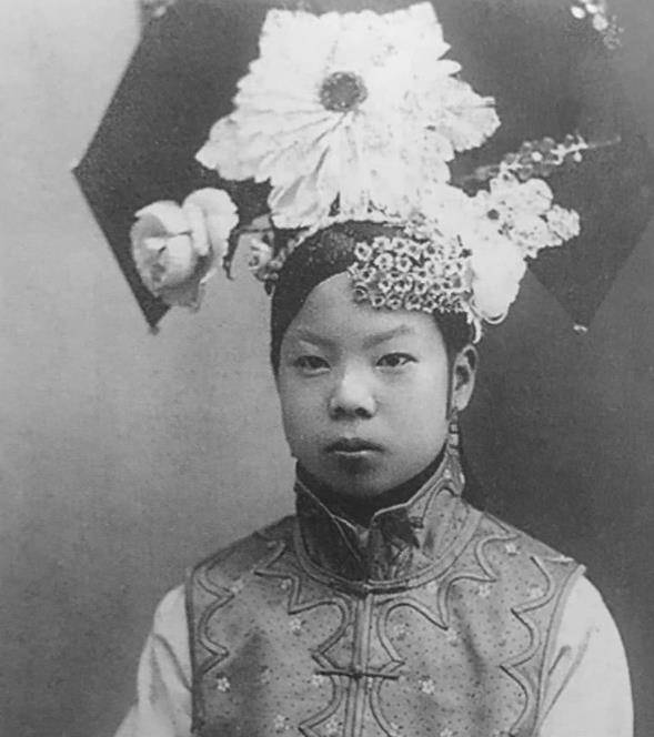 皇家离婚案:她身为皇妃,一纸诉状控告皇上,逼着皇上