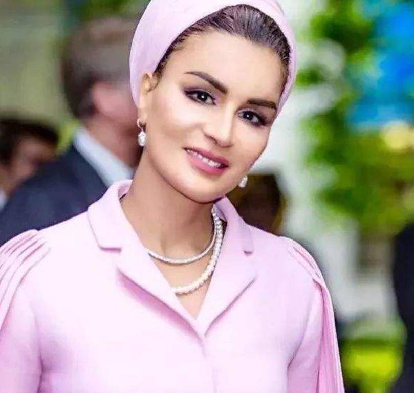 卡塔尔王位之争:国王外出度假,儿子迅速登基,顺带冻结