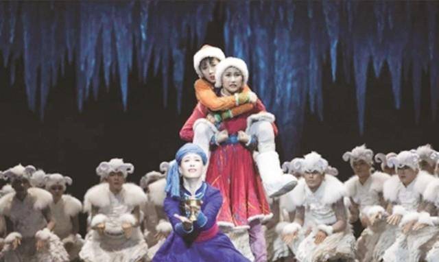 56年前的草原姐妹龙梅和玉荣,因保护羊群落下残疾,现状如何?