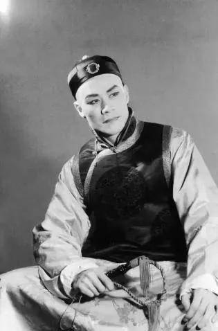 蓝天野荣获七一勋章,把一生献给祖国,原来还是地下党_北平_艺术_影响