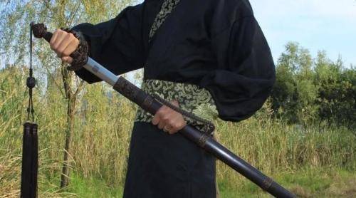 为何唐尚剑_地位_佩剑_兵器