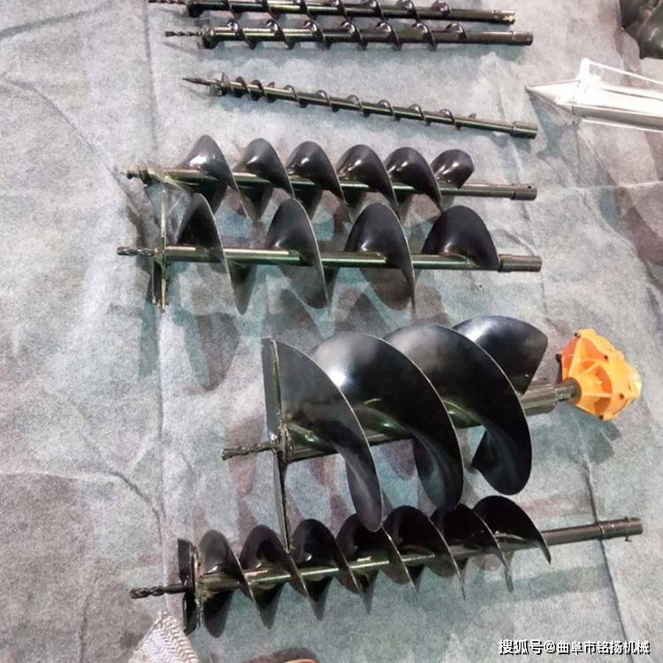 二冲程林业汽油钻地机 手推独轮打眼机 果园施肥打洞机_工作_操作