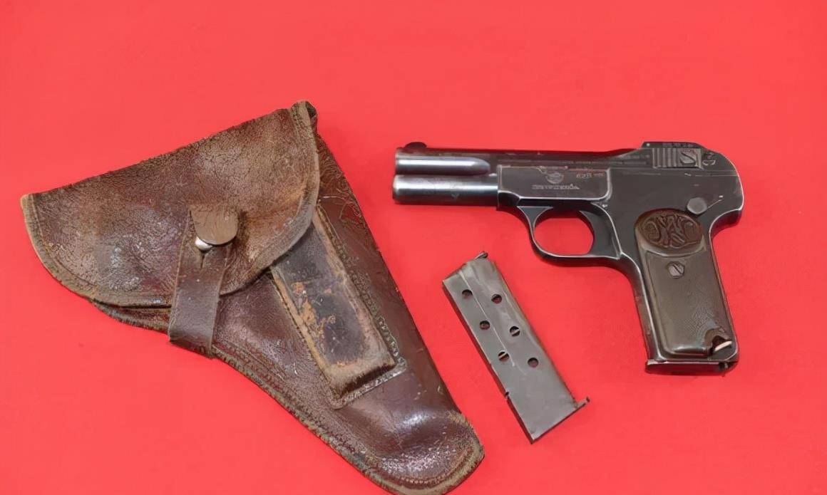 父亲送给母亲的见面礼:一支月光下发亮的勃朗宁手枪_东北局_中国_年代