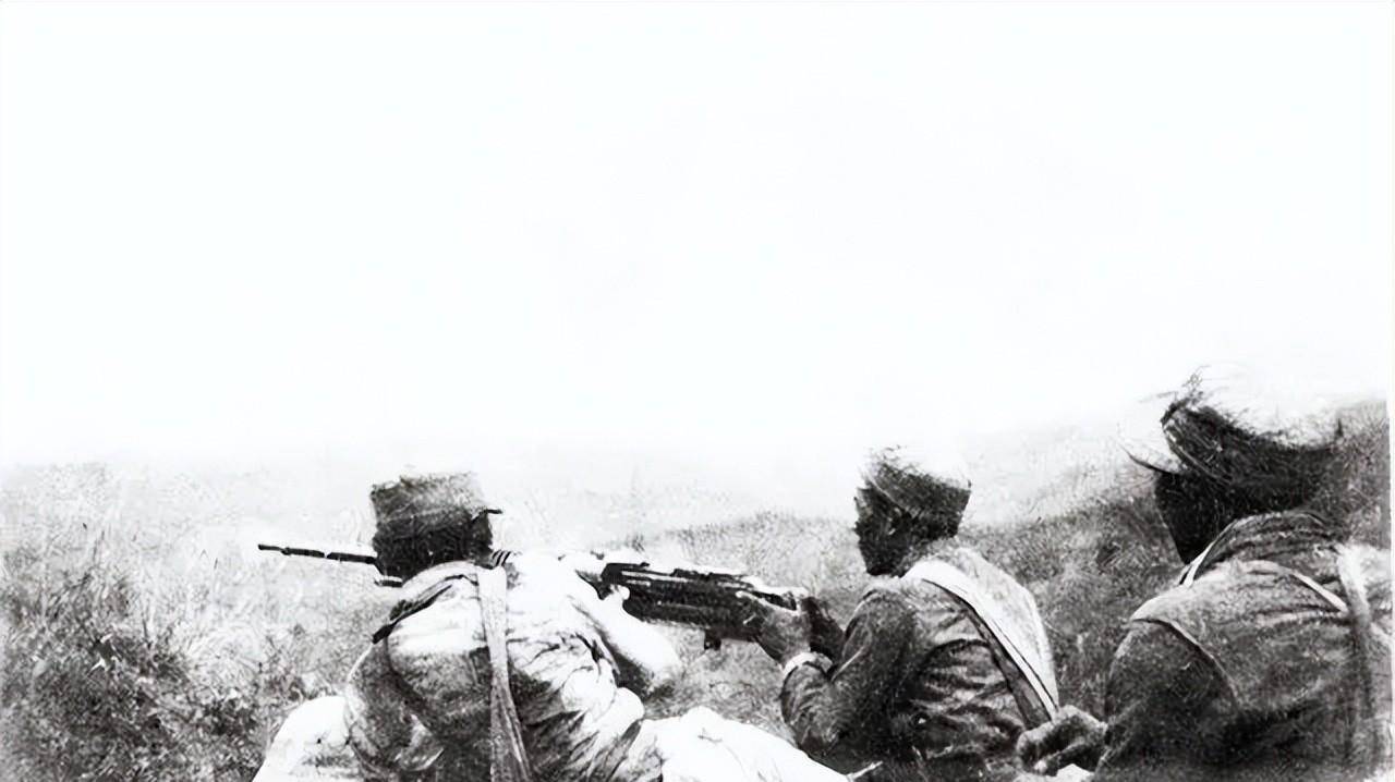 特等功臣车元路再立新功,单枪匹马冲到敌军指挥部旁_坑道_黄定基_炸药