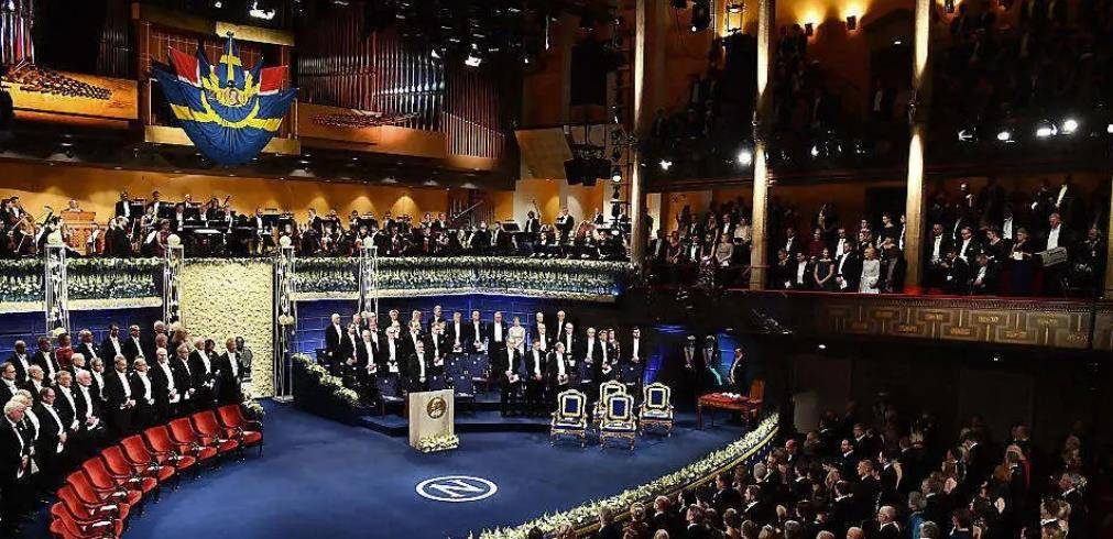 不顾美国反对,第一个用中文发表诺奖致辞的牛人,竟