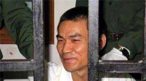 还是有些人想要拿快钱铤而走险,唐山"三宝"的嚣张气焰就丝毫不逊于