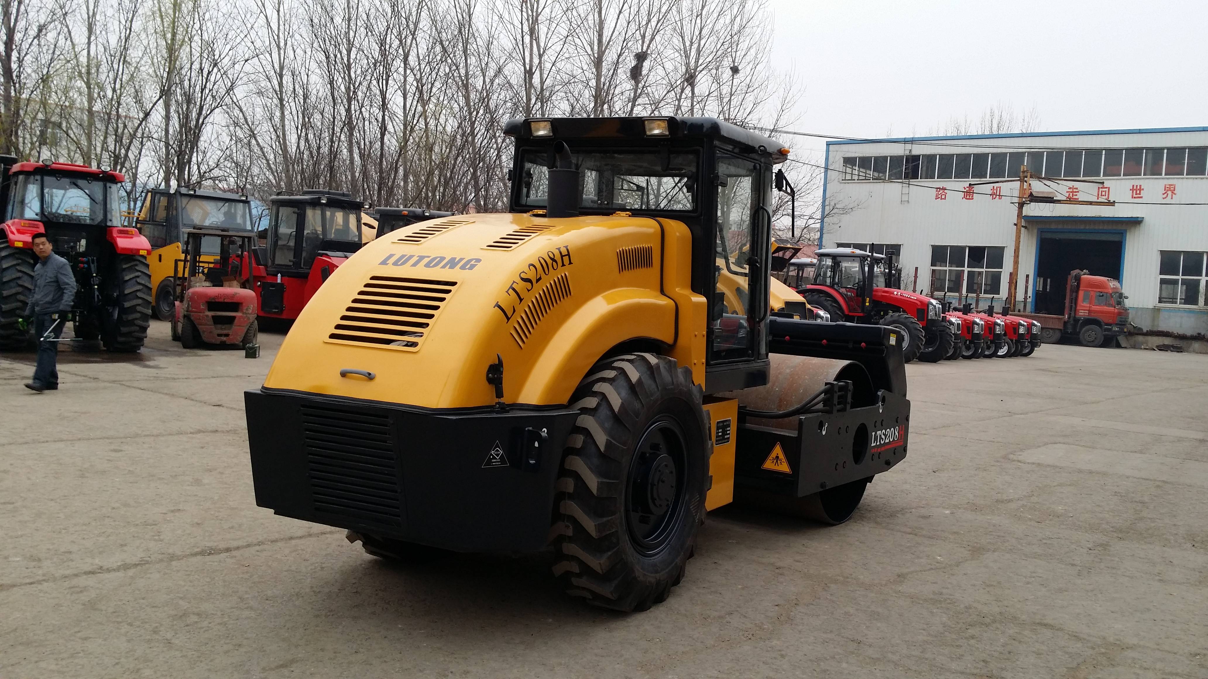 lts208h压路机|卓越压实效果,助力道路建设新篇章!_振动_材料_液压