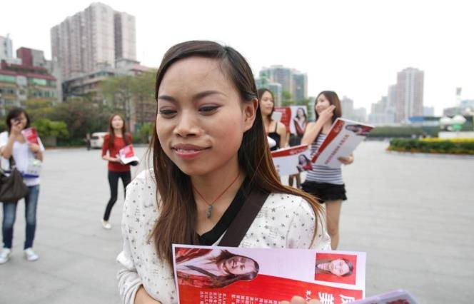 "网红恶女"罗玉凤的荒唐史,原来为了出名真的可以抛弃自我_母亲_继父