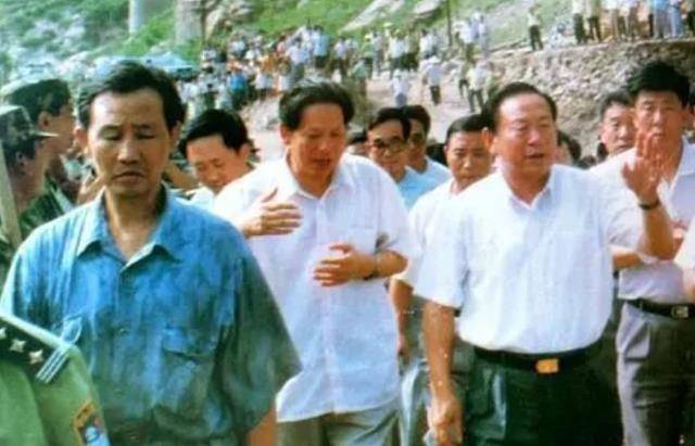 山西好书记胡富国,与工人同吃住,带百姓致富,妻子却烧10年锅炉_工作