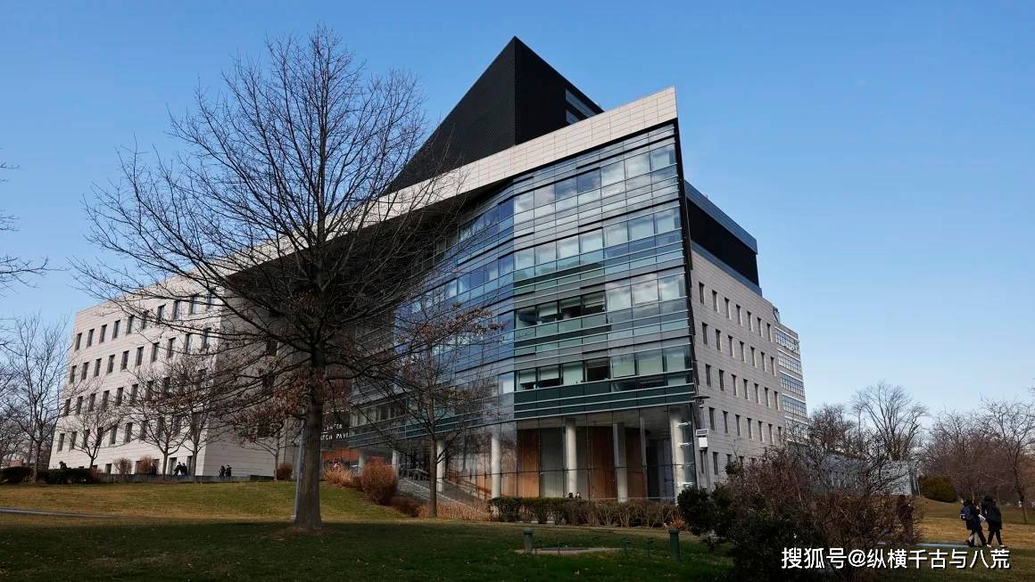 医学院获得校董史诗级捐助十亿美元,立即对学生免除学费