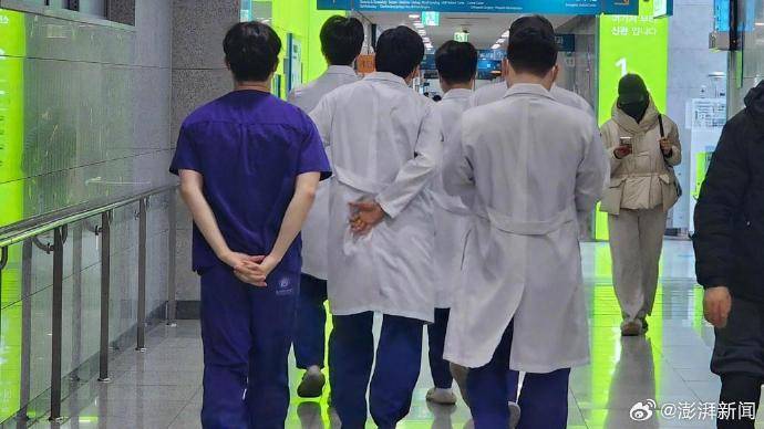 百家医院超万名医生递交辞呈，韩国医生为什么罢工？