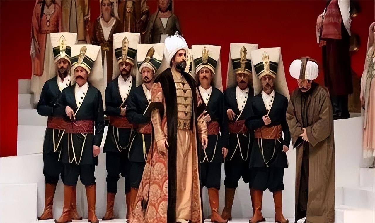 素丹阿赫默德三世统治时期,大维齐开始镇压宫中的宦