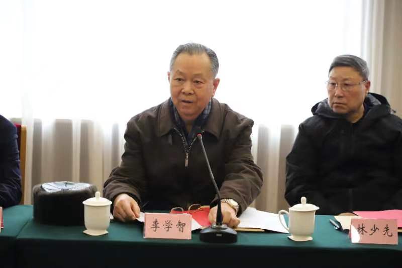 原沈阳军区联勤部少将政治委员李学智在座谈中,对新成立的辽宁省公益