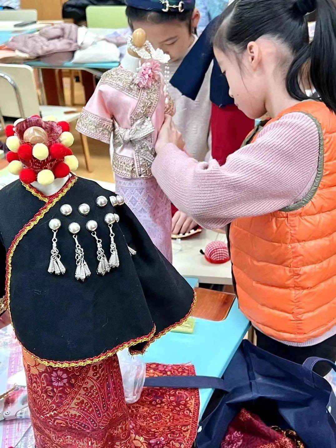 探寻城市文化,小设计师对话大设计师_校服_服饰_上海