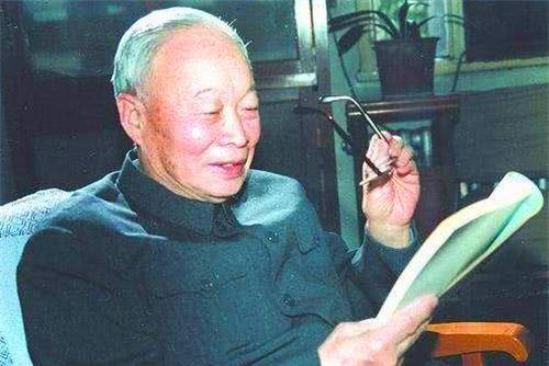 钱三强于1929年在父亲钱玄同的支持下考入了北京大学理科预选,从北大