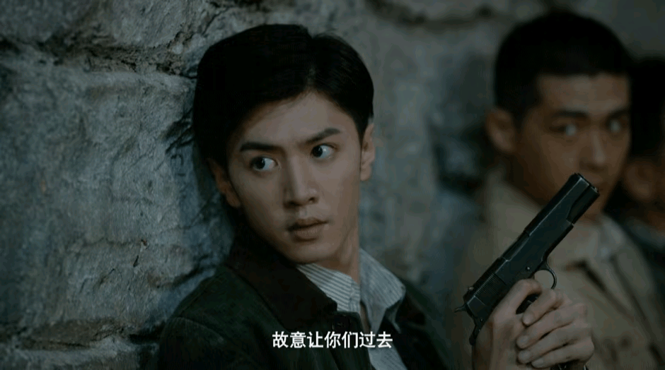 聂远饰演的是路正阳,经验丰富的中共老特工,多年来一直暗中与敌特做